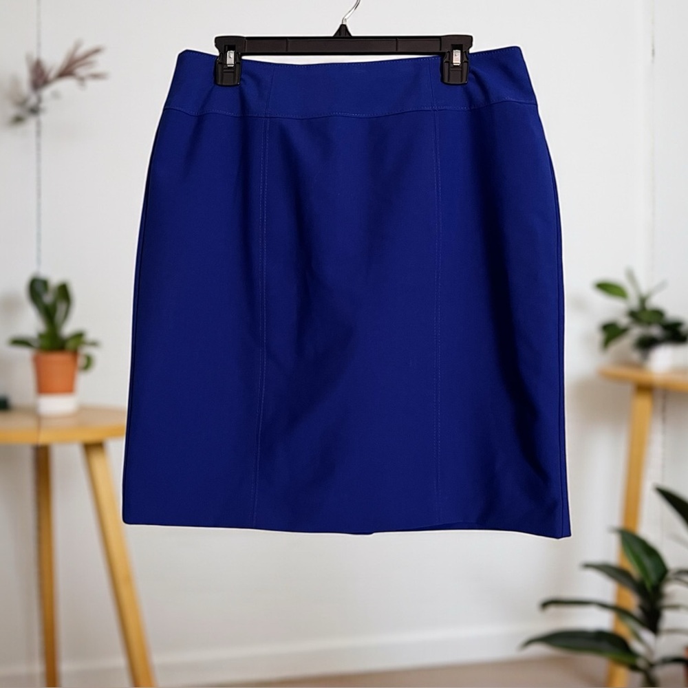 Worthington Skirt. Royal Blue. Zip Up Back. Stretch Waist. Size 14